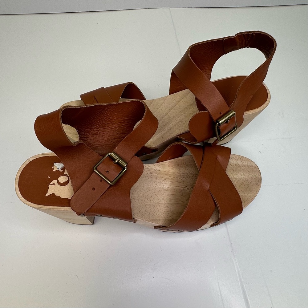 NWOB LOFT Criss Cross Brown Leather Sandals Heels Size 8M - Picture 7 of 8